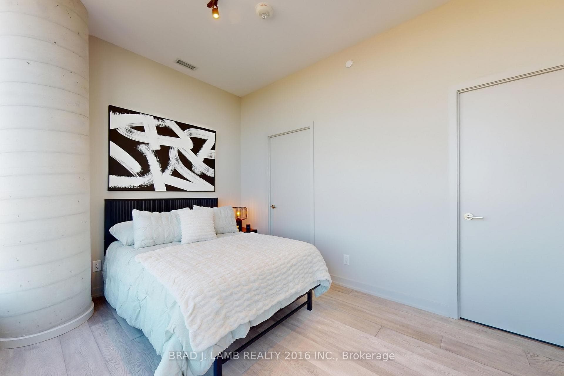 458 Richmond Street Unit 1701 photo 29
