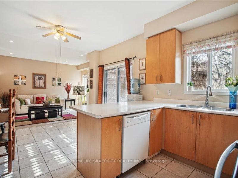 3 Tom Edwards Drive Unit Main photo 7