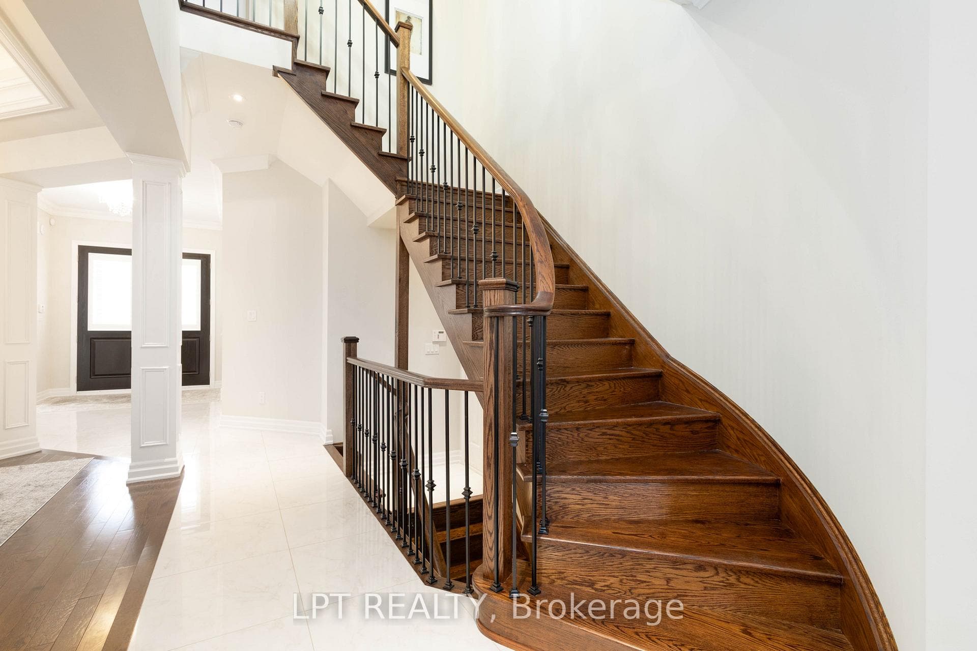 113 Burns Boulevard photo 14