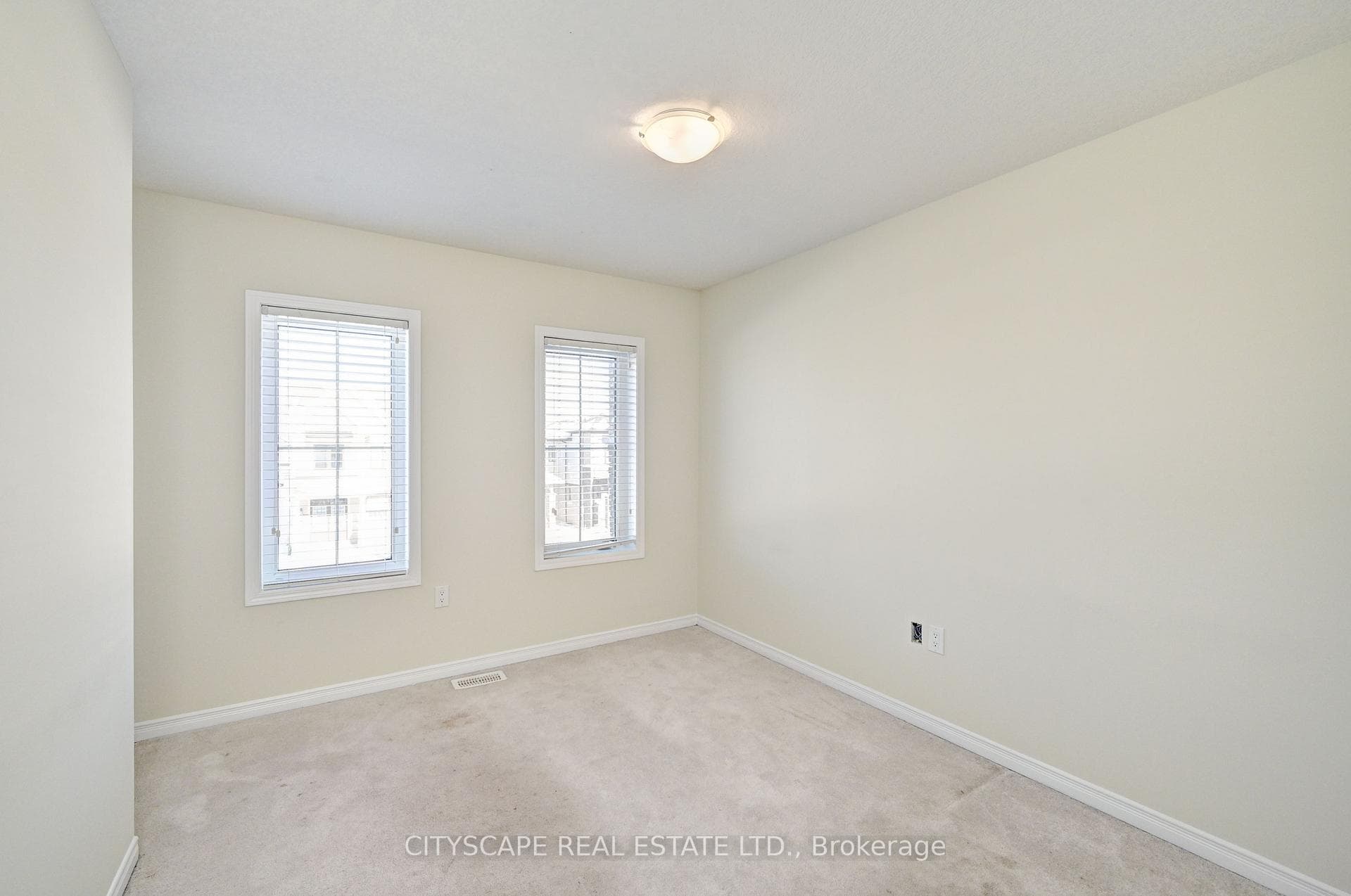 15 Amos Avenue photo 32