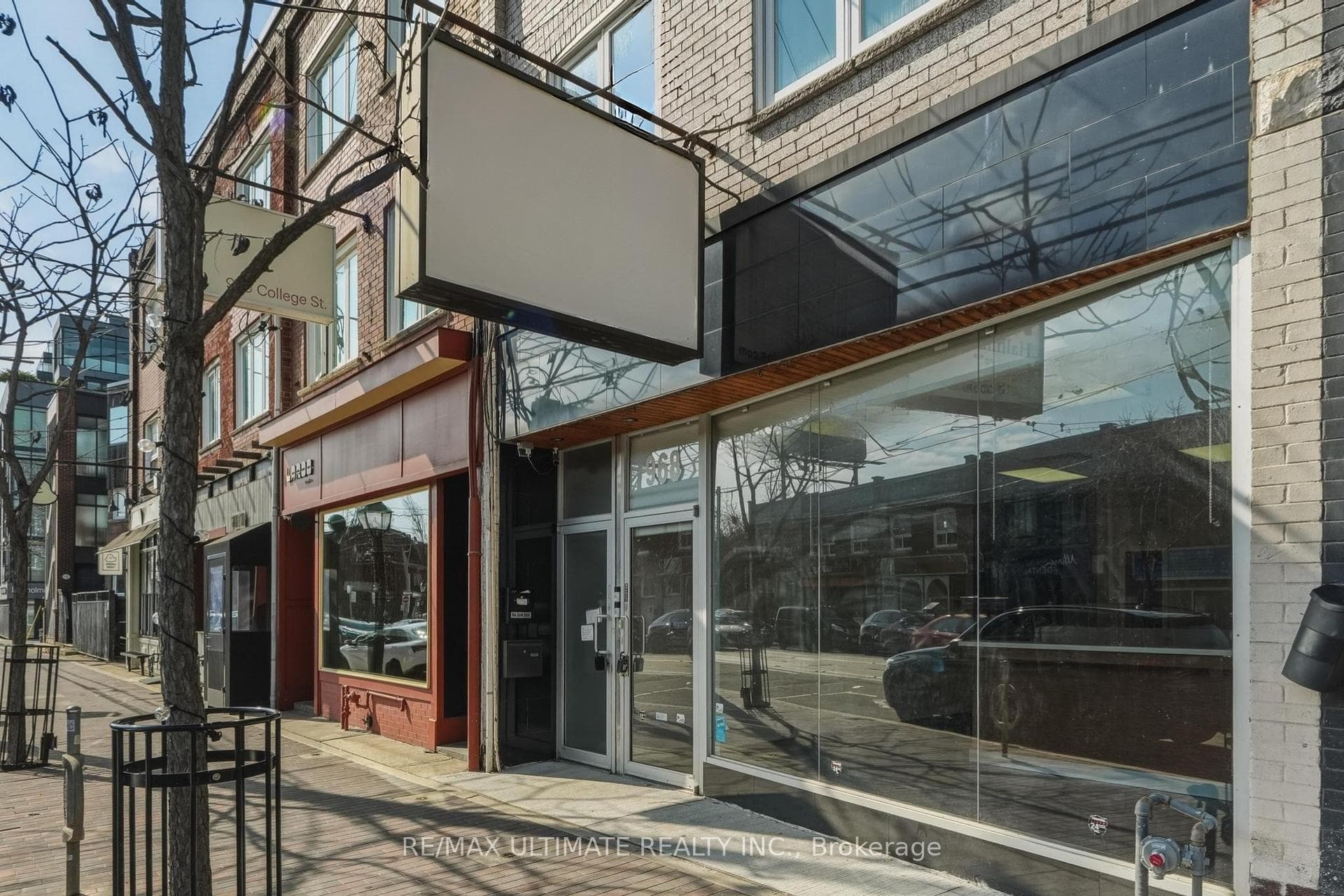 968 College Street photo 2