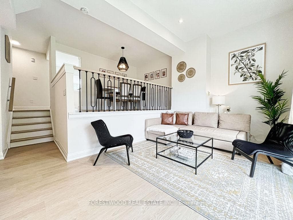 400 Bloor Street Unit 56 photo 2
