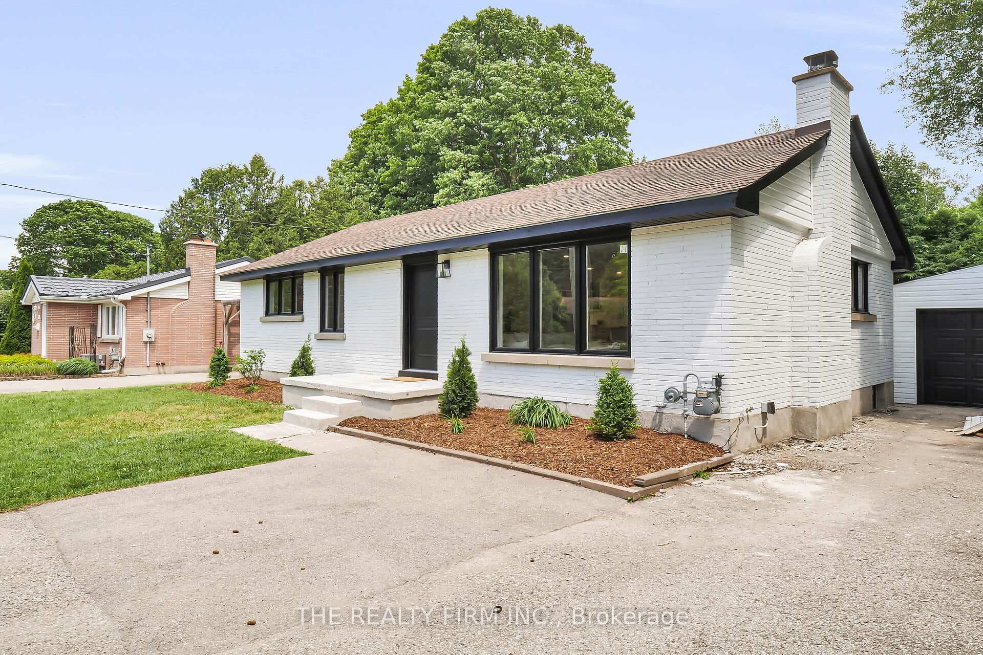 394 Reynolds Road photo 2