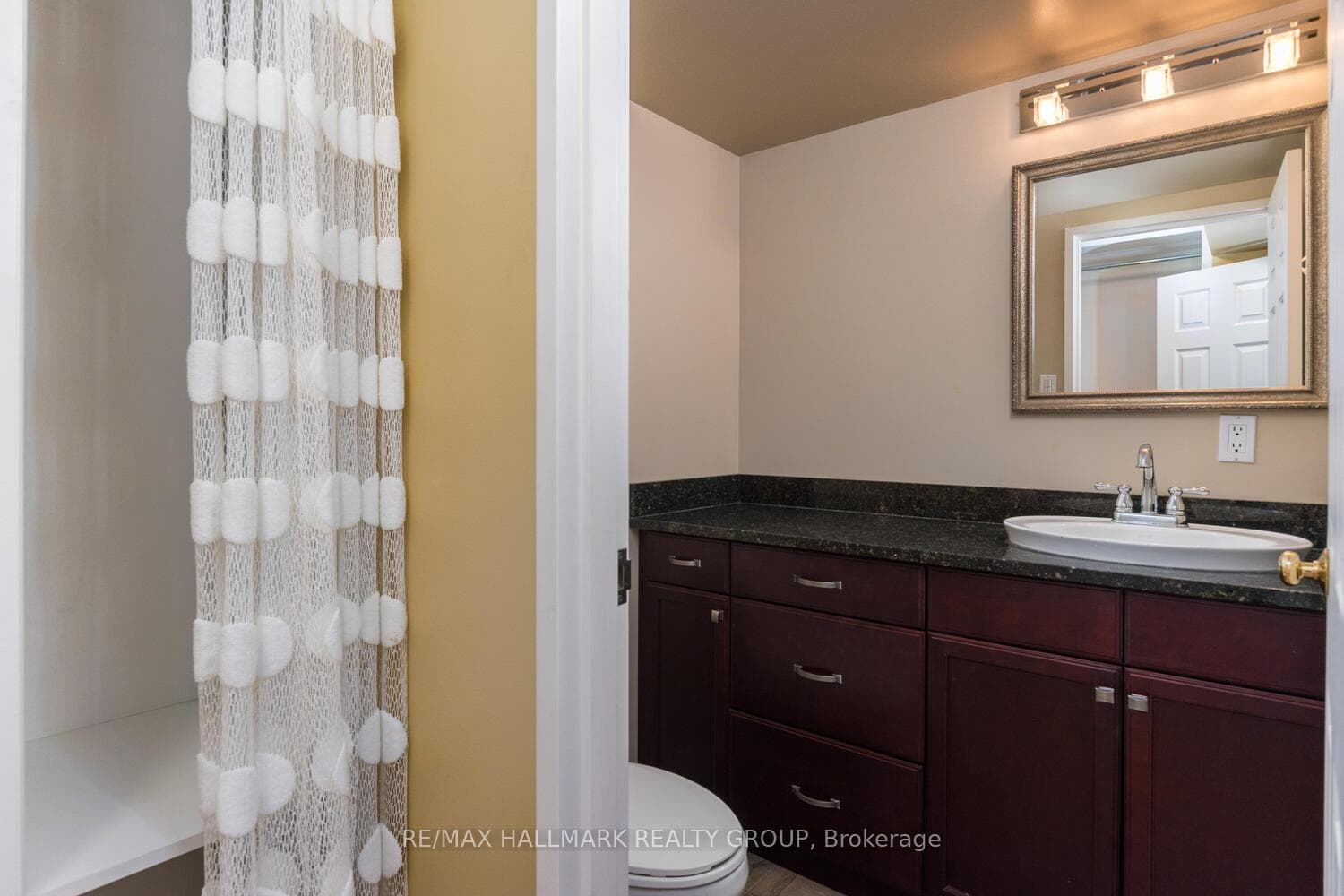 Primary bedroom - 2 piece ensuite