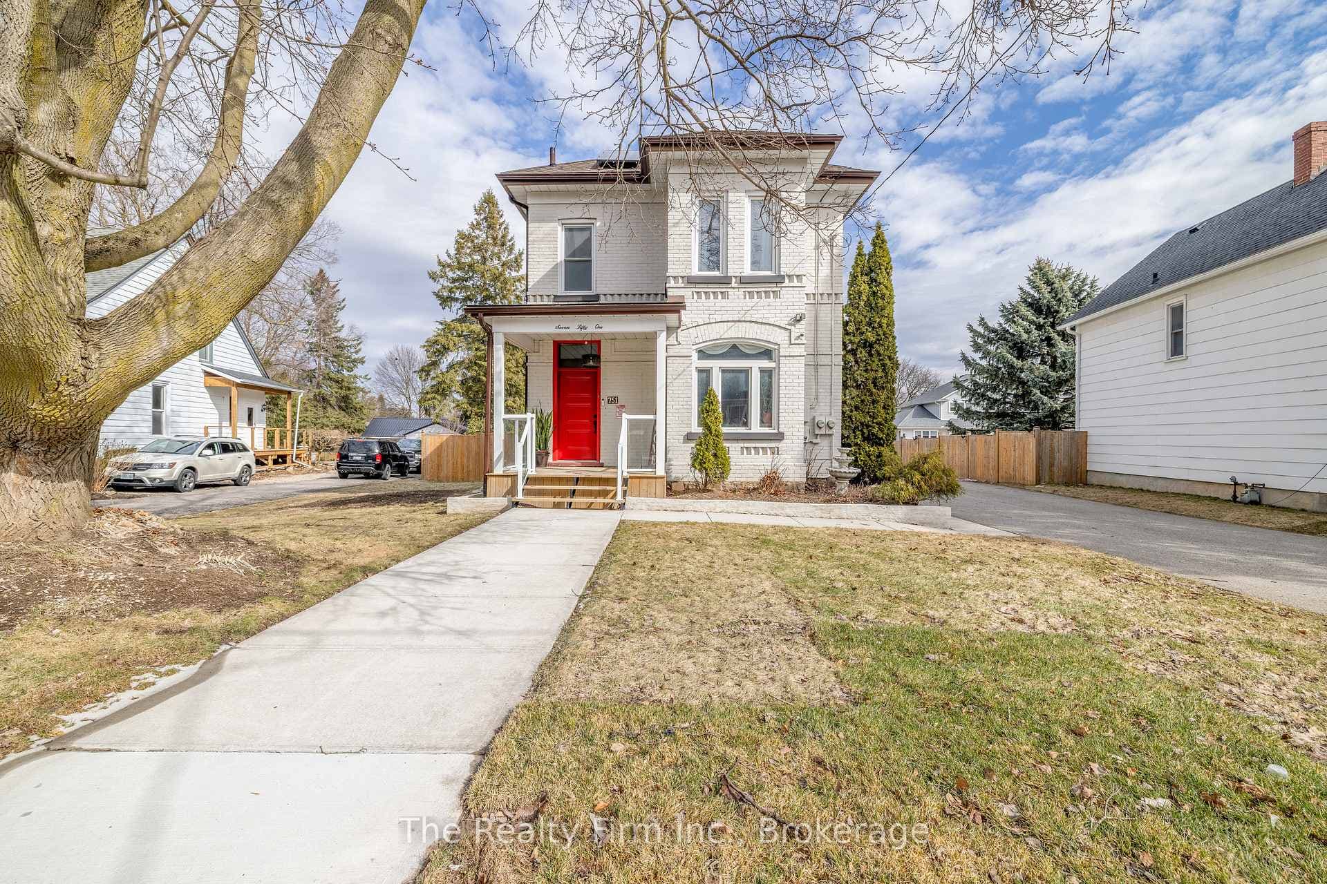 751 Rathbourne Ave