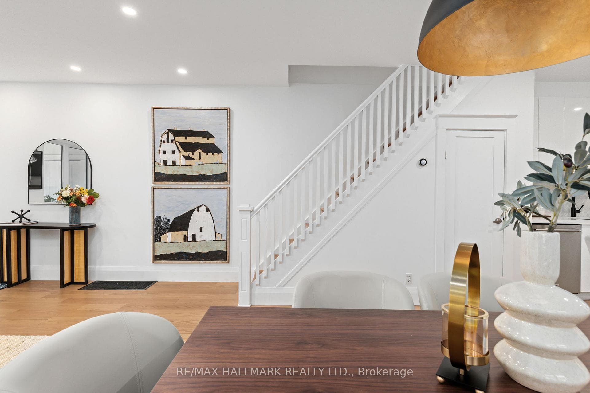424 Kingston Road photo 17