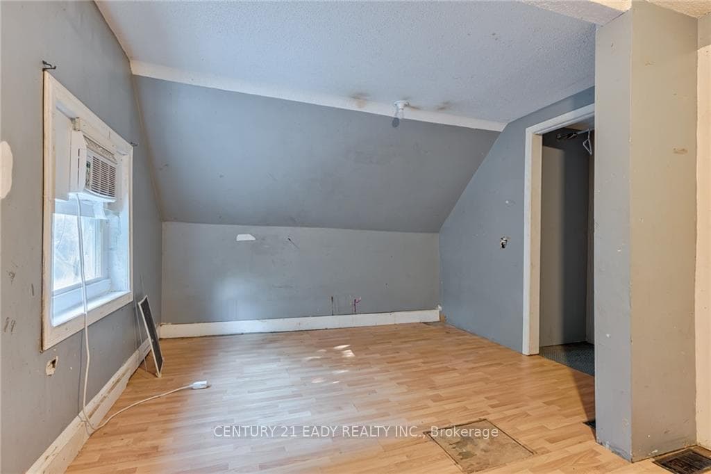131 PATRICK Avenue photo 21