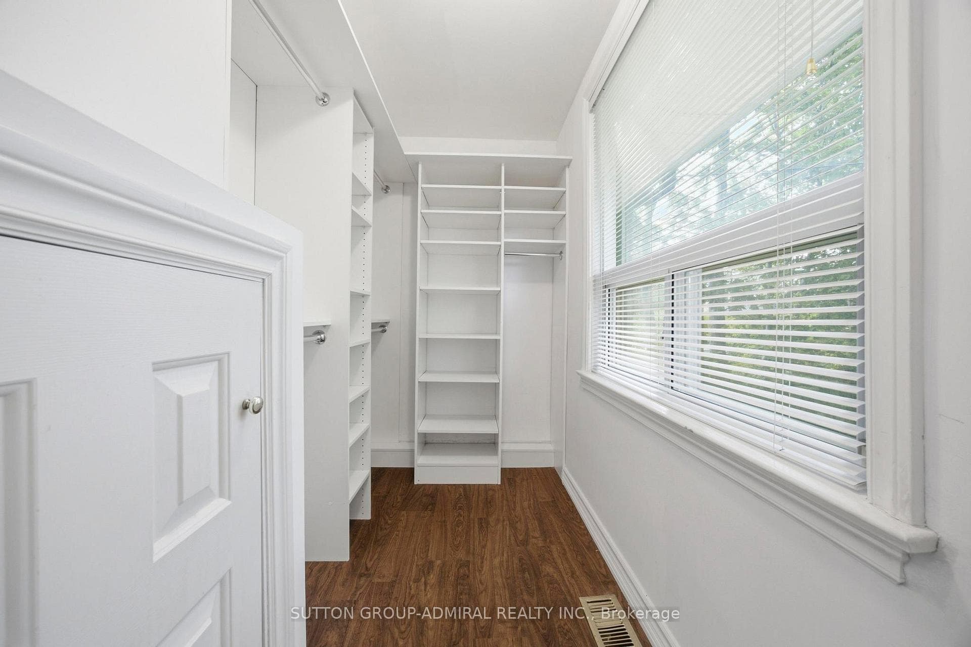 138 Kennard Avenue photo 22