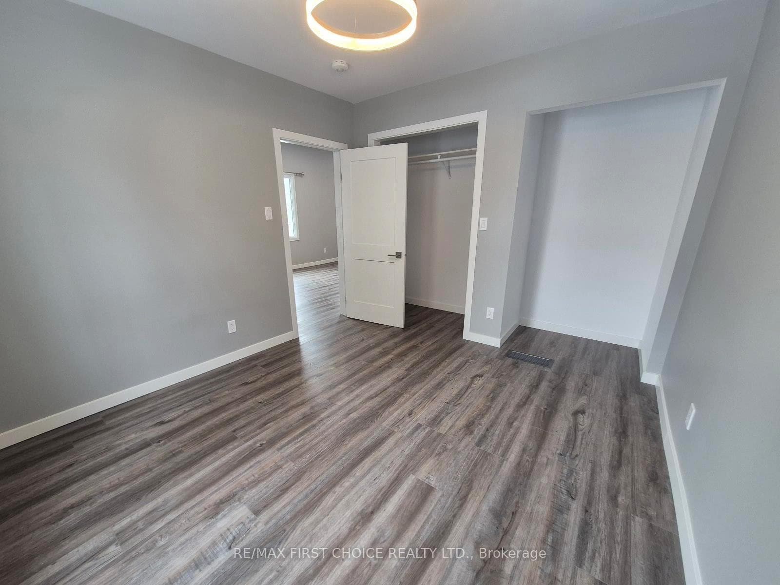 217 Angus Street photo 10
