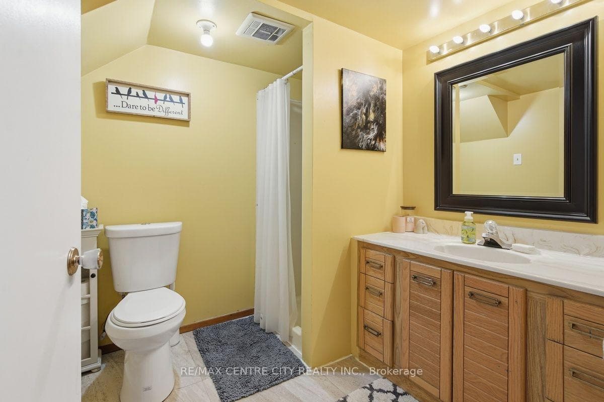 1199 Jalna Boulevard photo 31