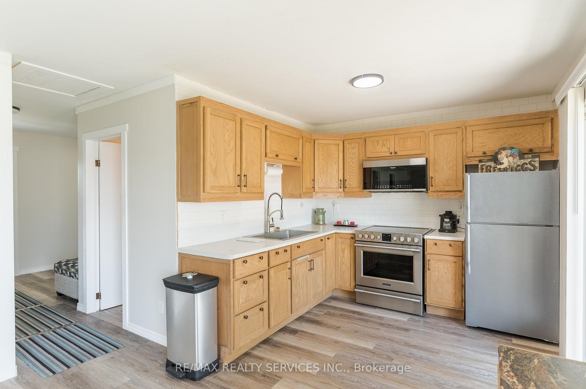 505 CATCHMORE Road photo 16