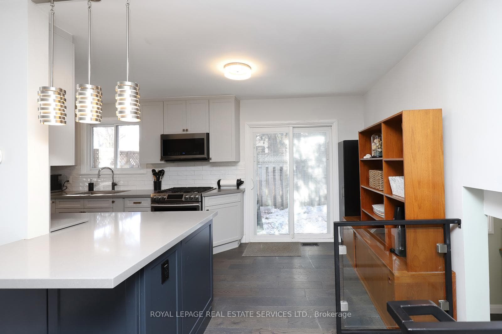 2001 Silverberry Crescent photo 14