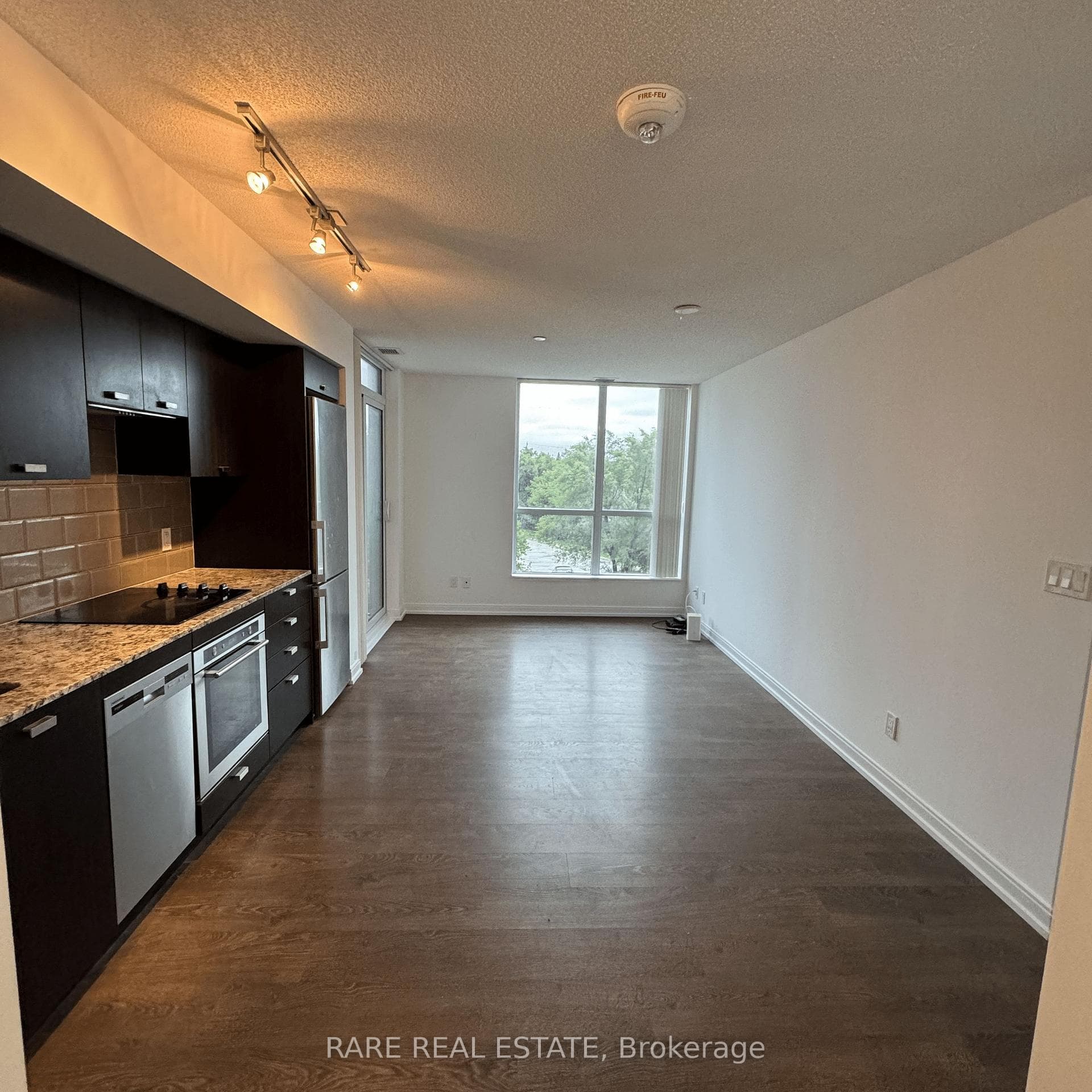 275 Village Green Square Unit 322 photo 8