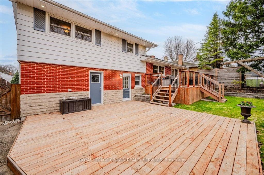 21 Highland Crescent photo 21