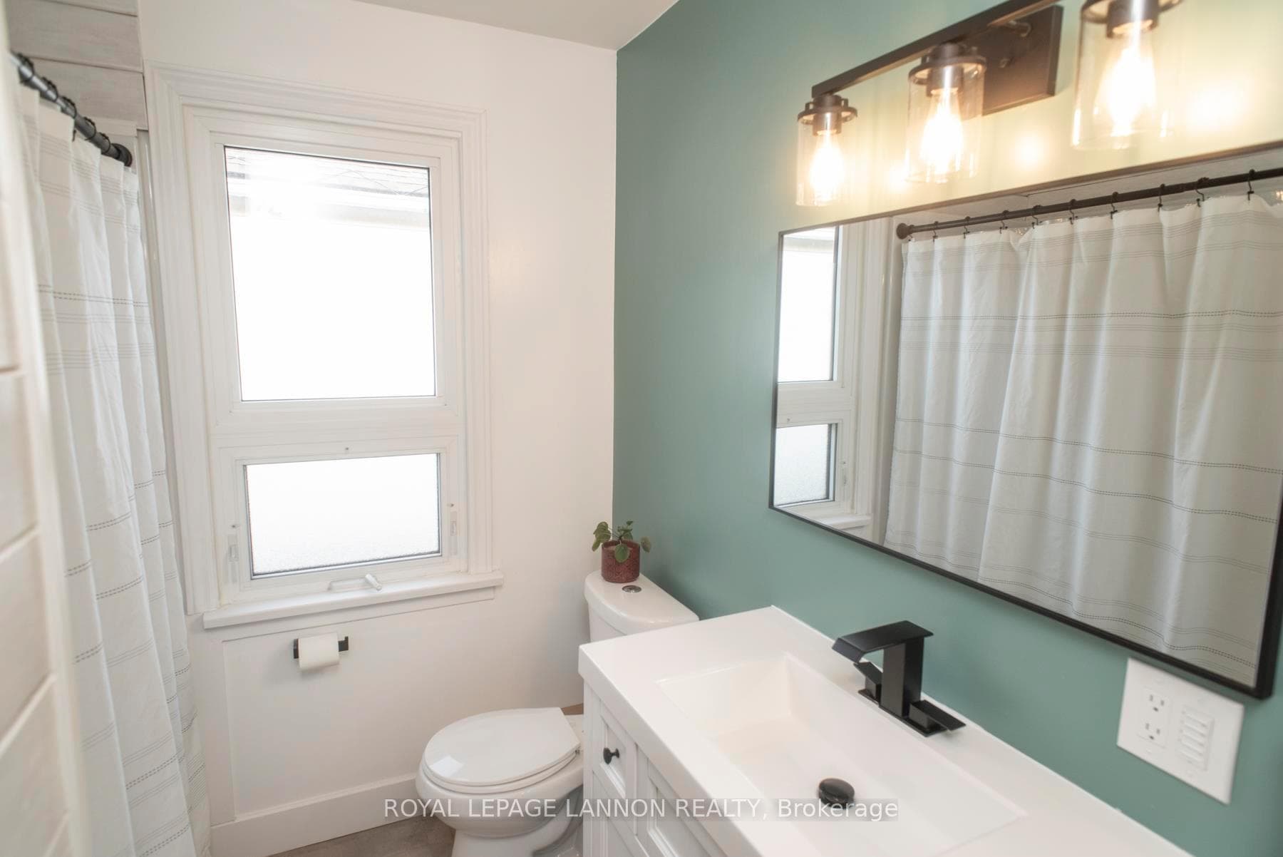 266 Brock Street photo 35