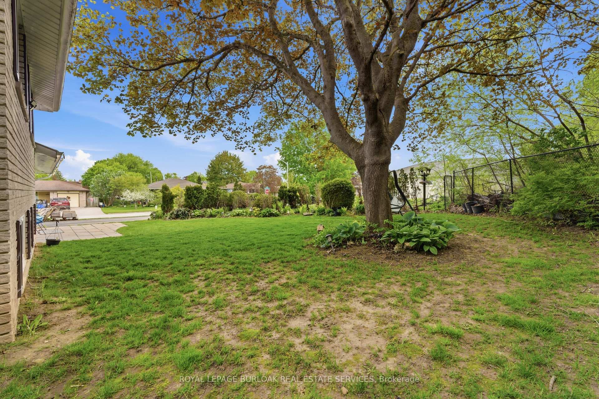 197 Burbank Street photo 30
