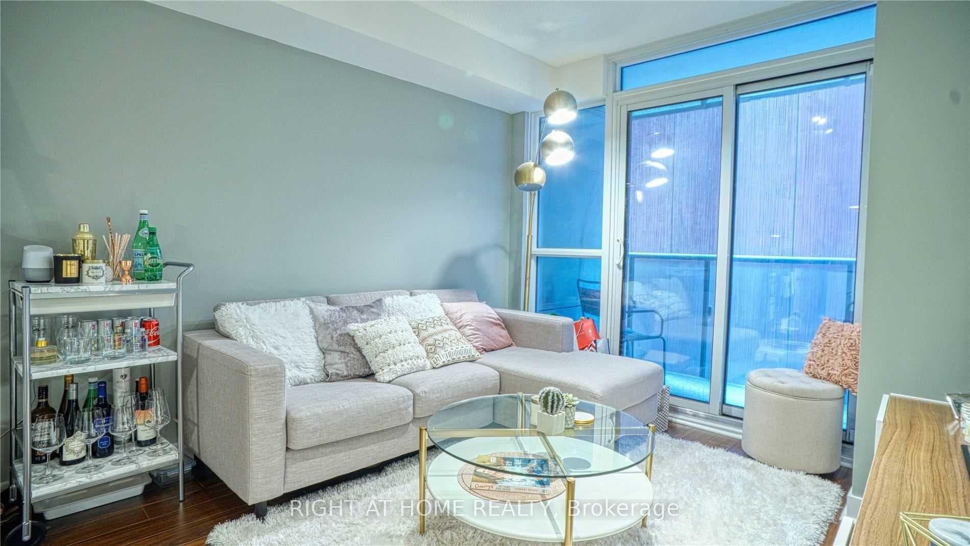 295 Adelaide Street Unit 315 photo 2