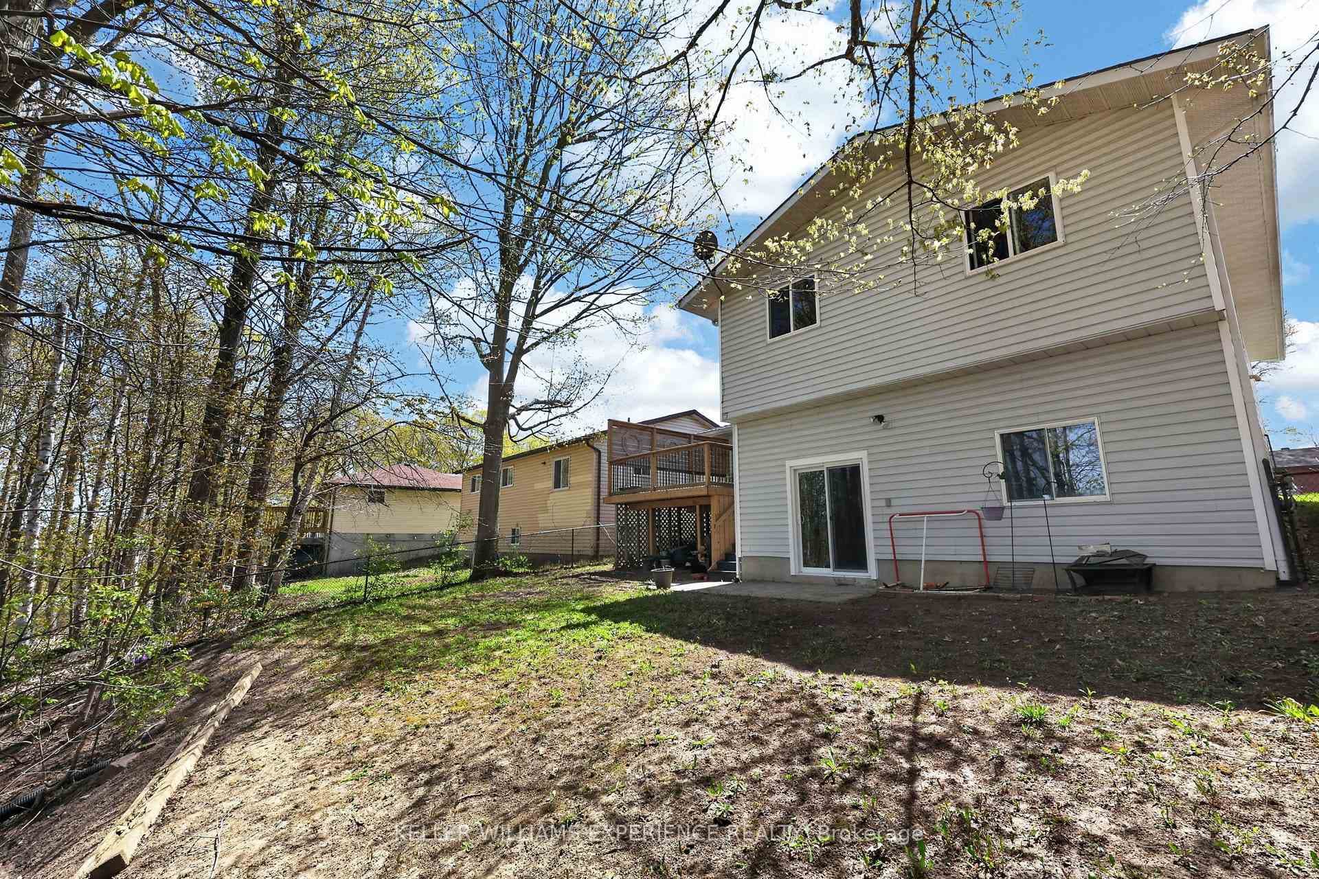 645 Bayview Drive photo 20