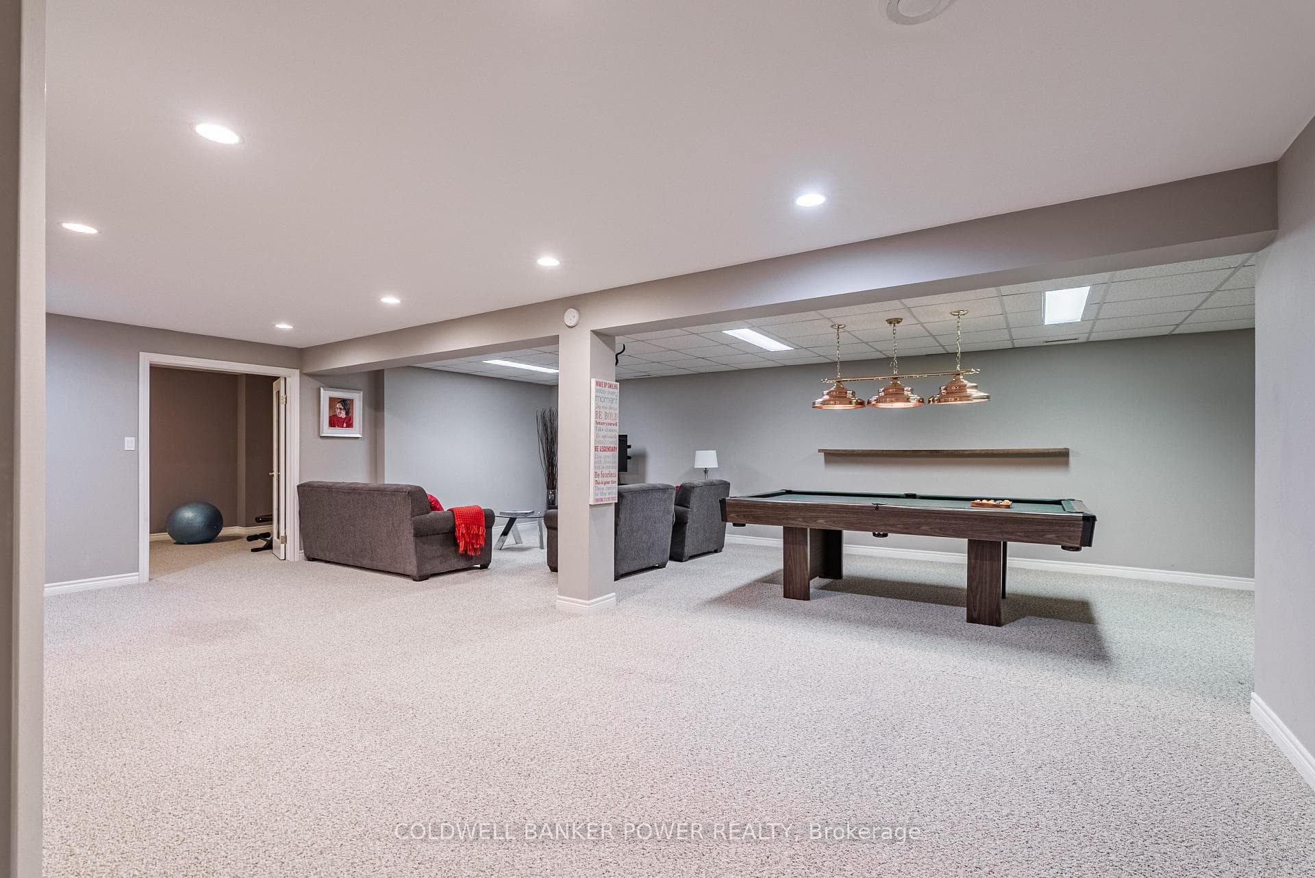 40 QUINELLA Drive Unit 1 photo 33