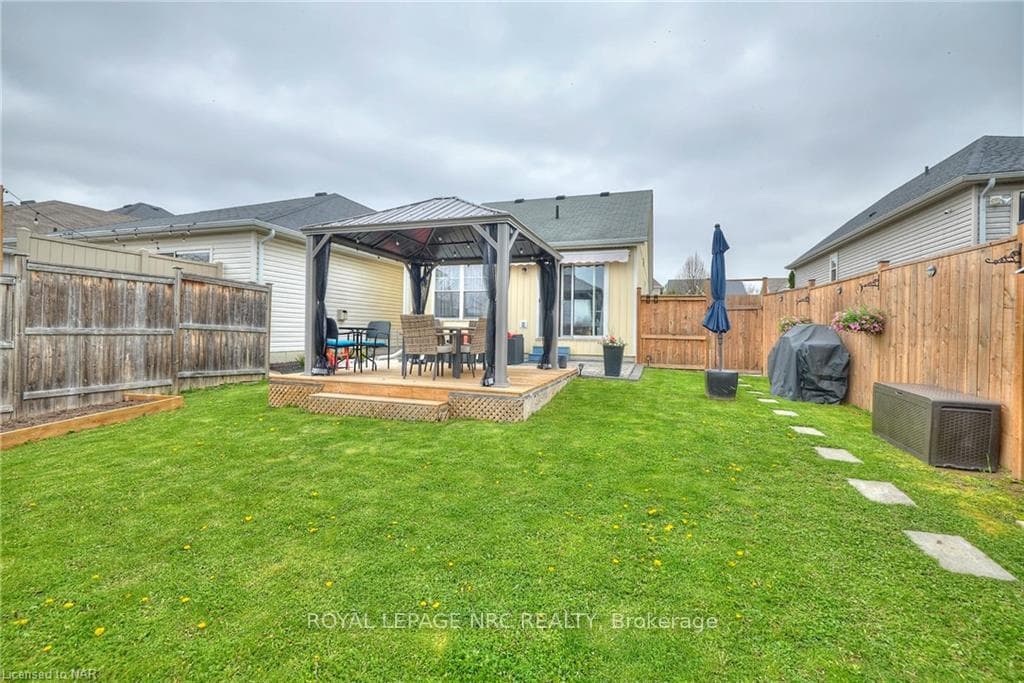 68 CHICORY Crescent photo 34