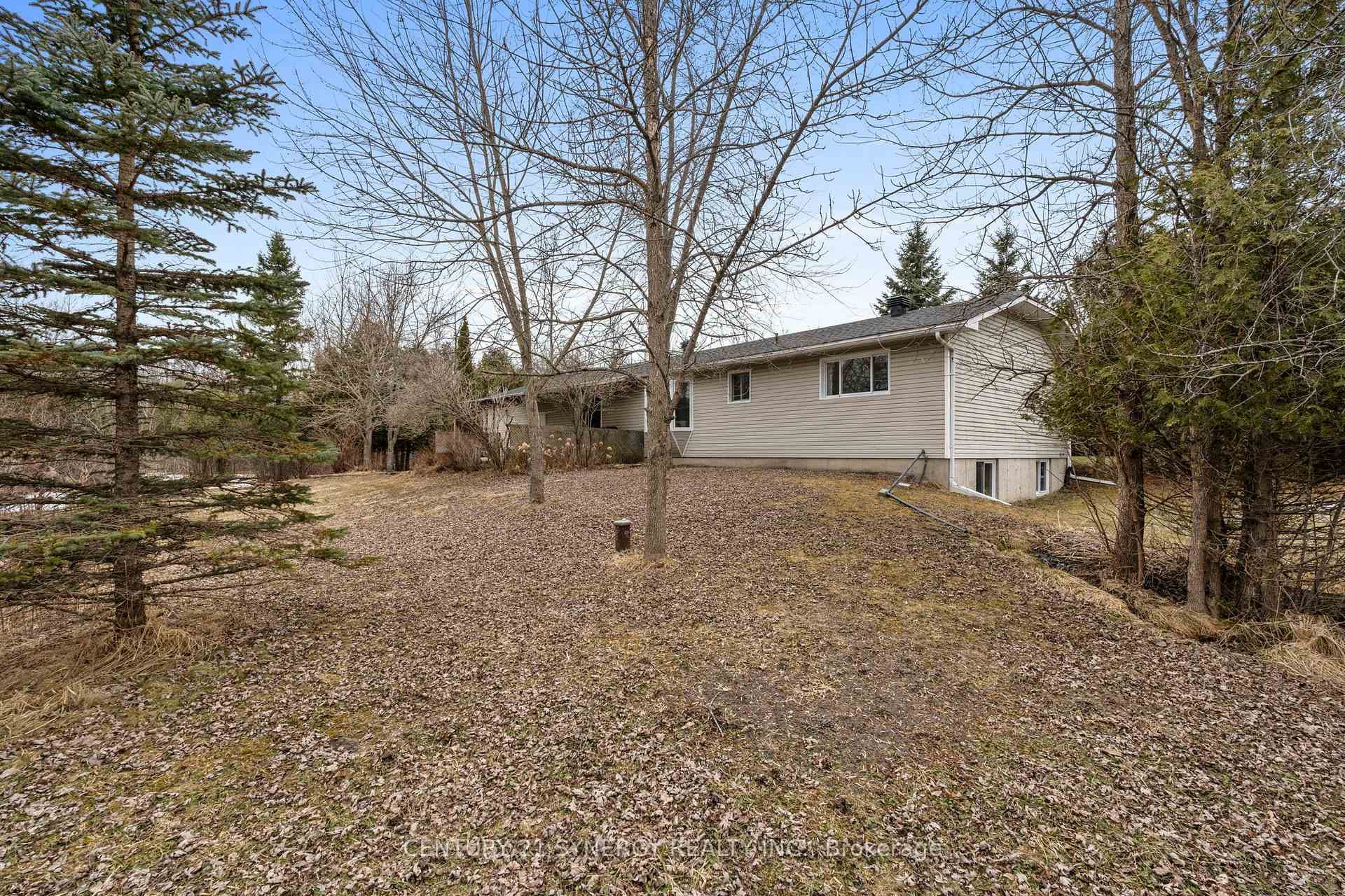 717 Townline Road photo 31