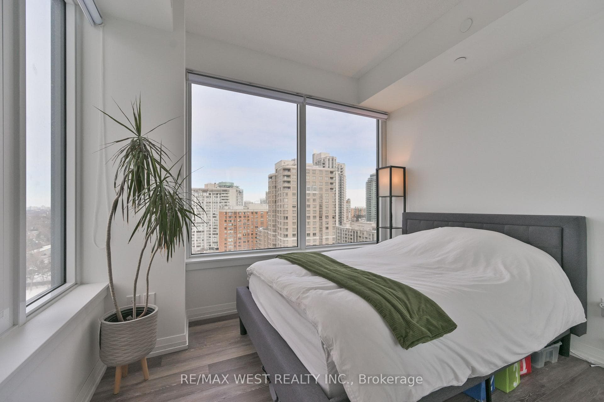 Corner Unit View