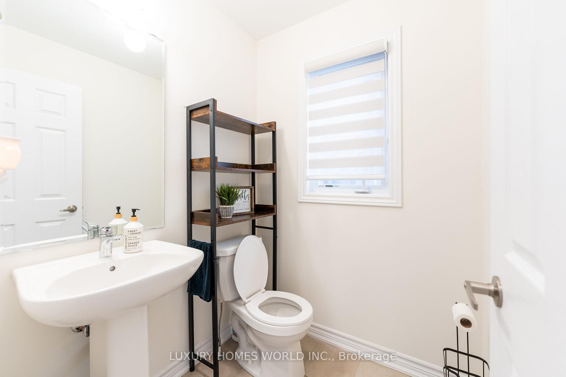 273 Fleetwood Drive photo 6