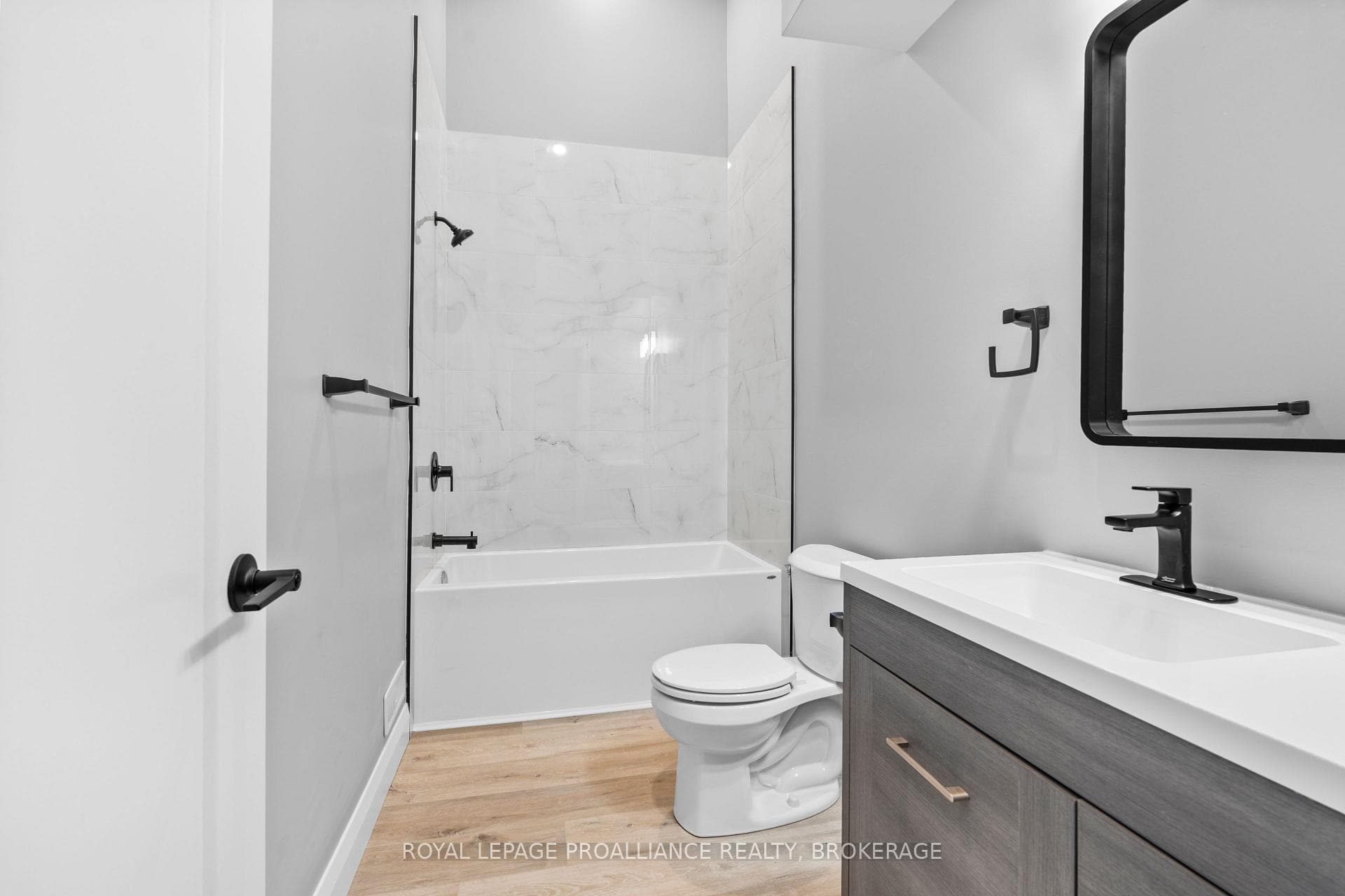 299 ARTHUR Street photo 19