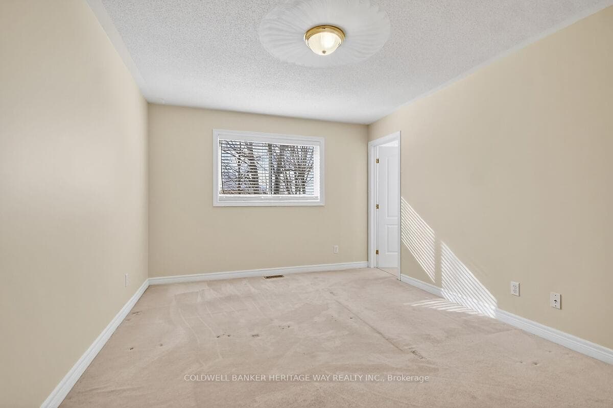 492 Joseph Street photo 17