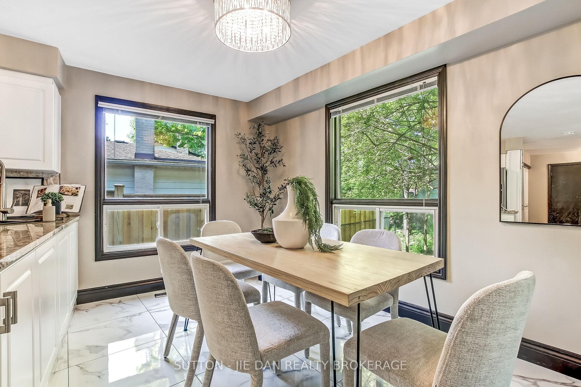 260 Chesham Avenue photo 8