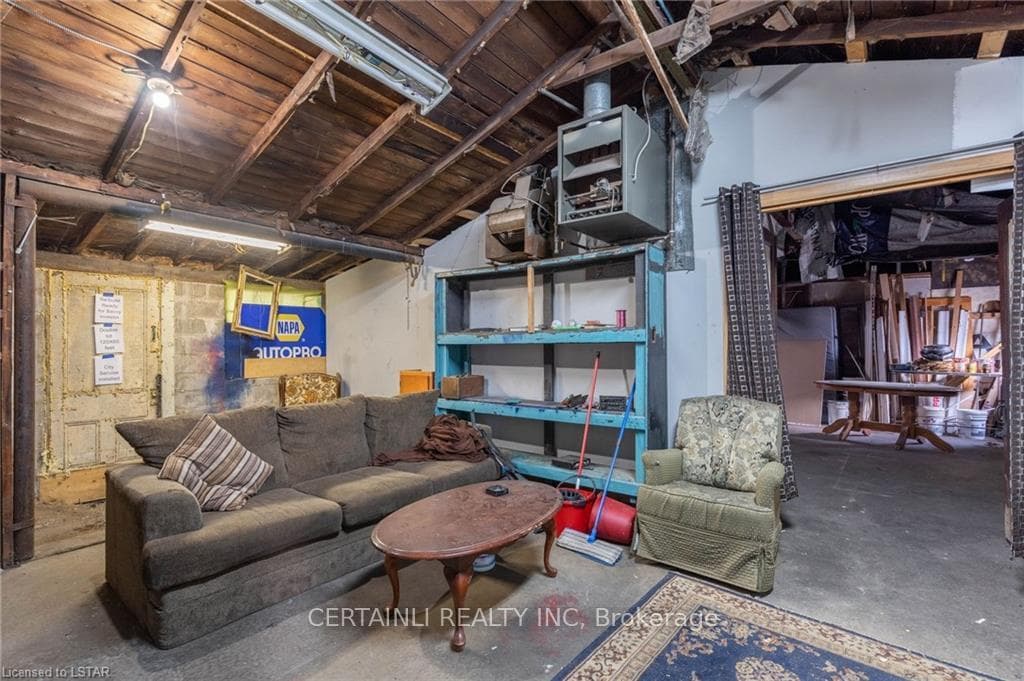 150 RECTORY Street photo 24