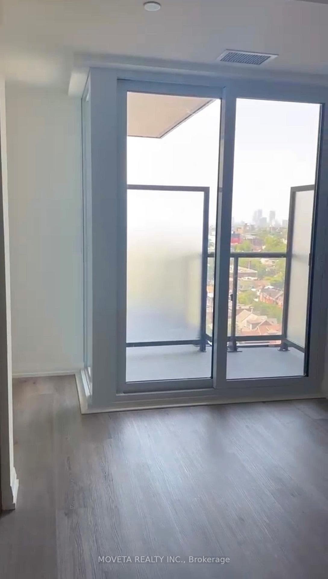 280 Dundas Street Unit 1401 photo 4