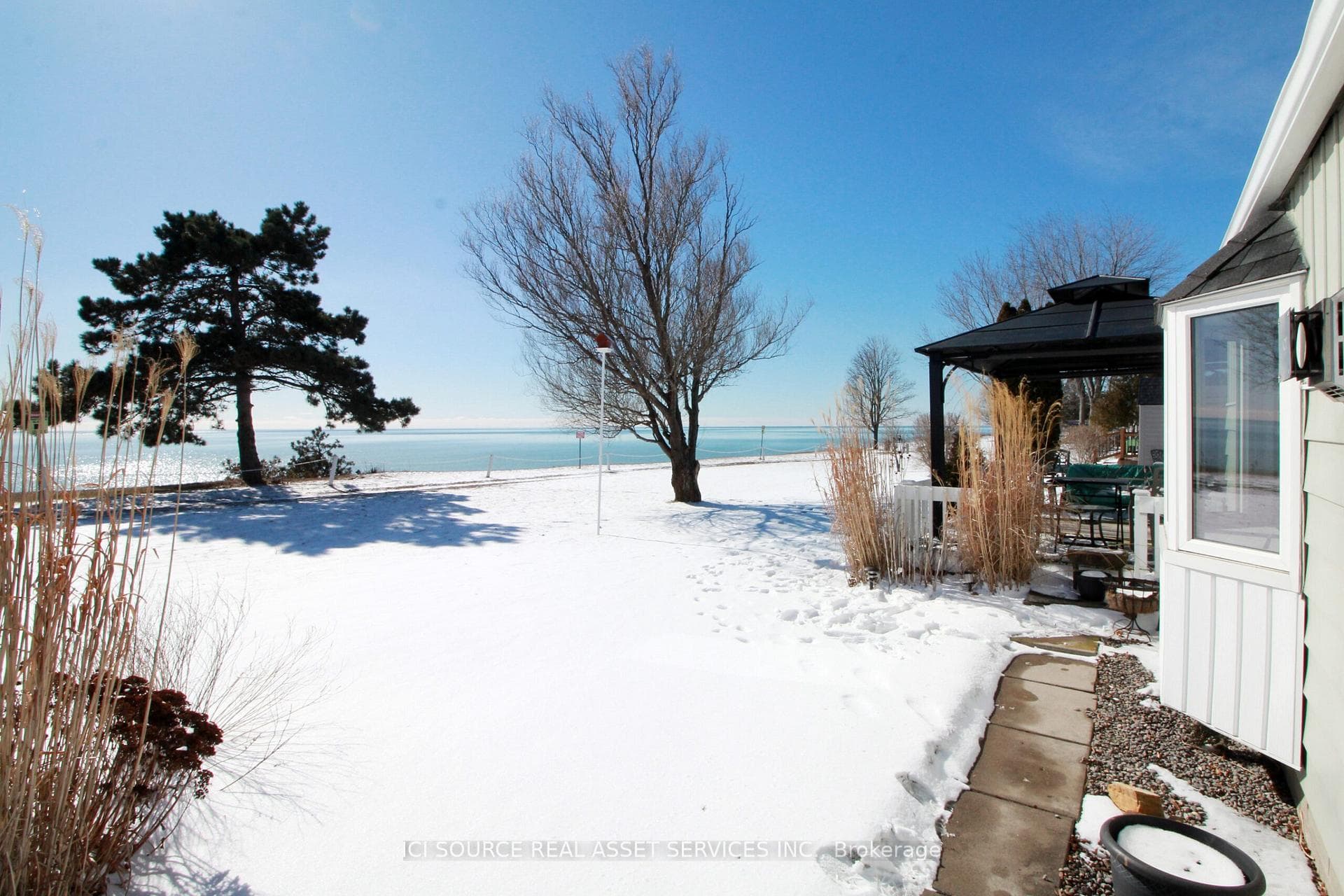 73 Bluffs Road photo 16