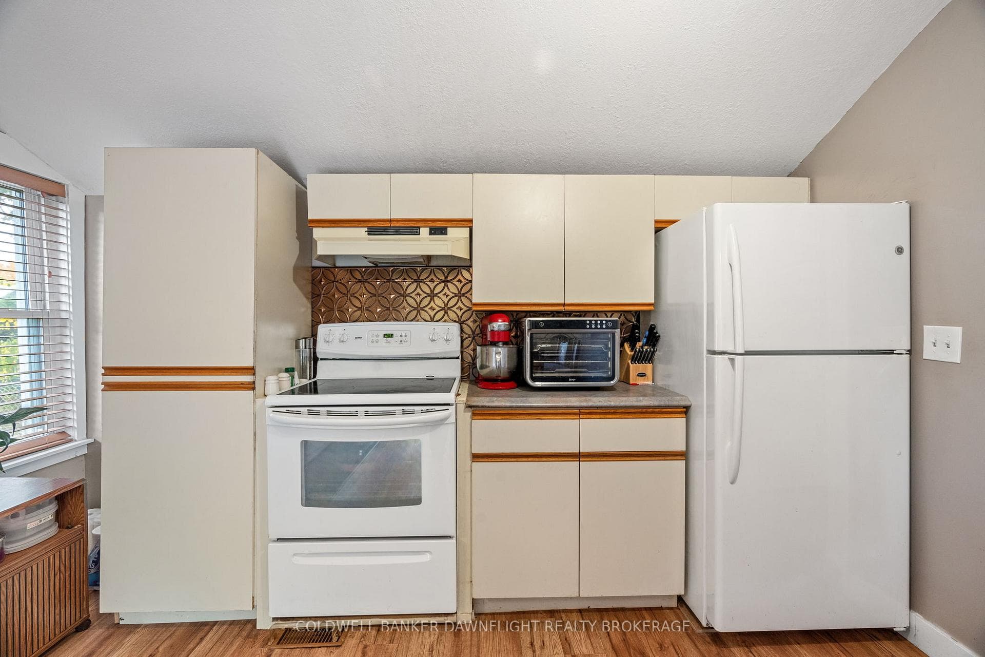 222 Victoria Drive photo 25
