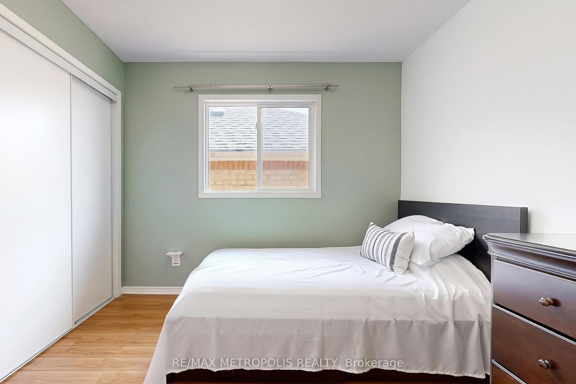 175 Roxbury Street photo 37