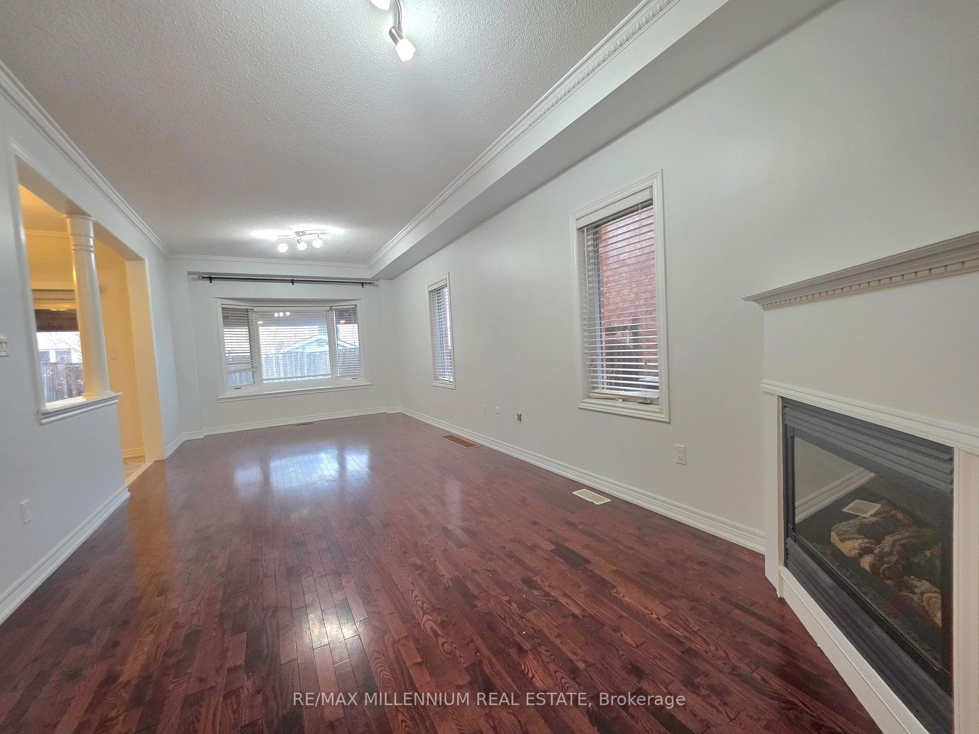 150 Ozner Crescent photo 40