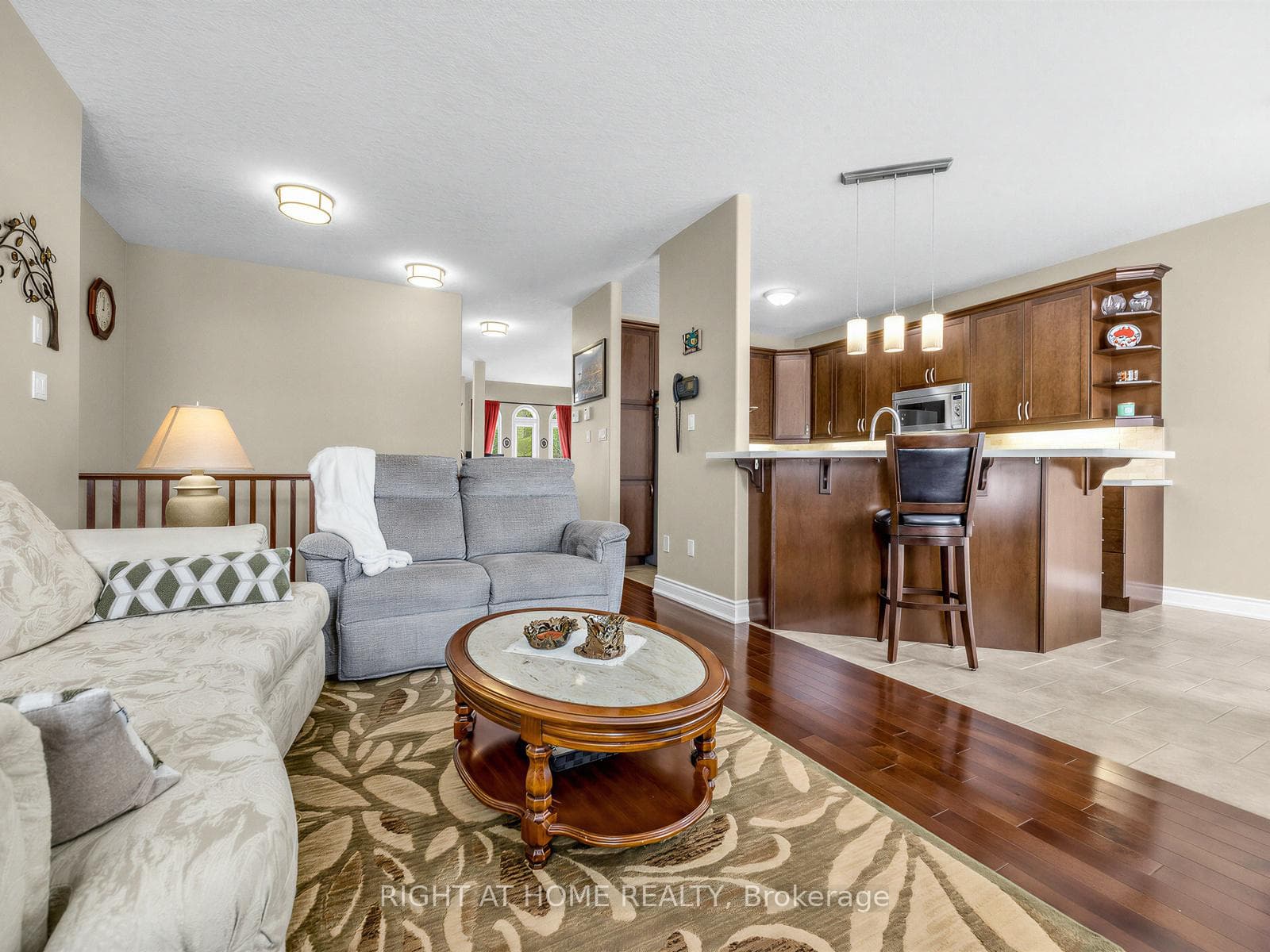 826 Booth Avenue photo 9