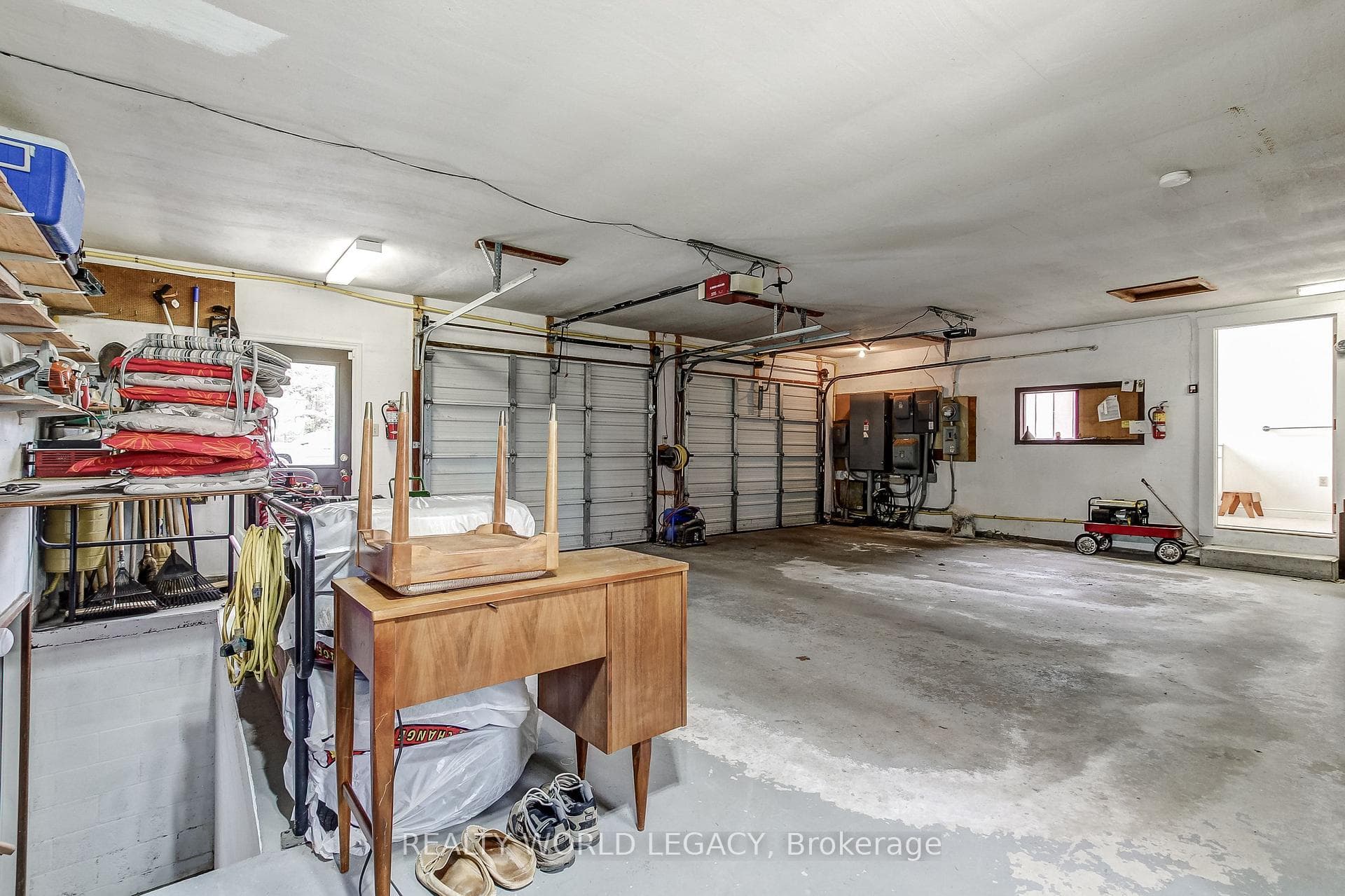 2236 Centre Road photo 26