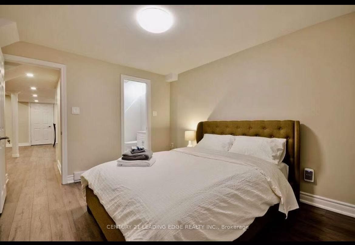 129 Bernard Avenue Unit Bsmt photo 3