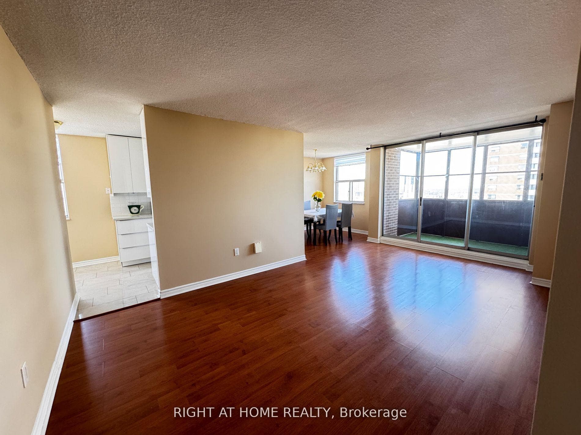 205 Hilda Avenue Unit 2104 photo 9