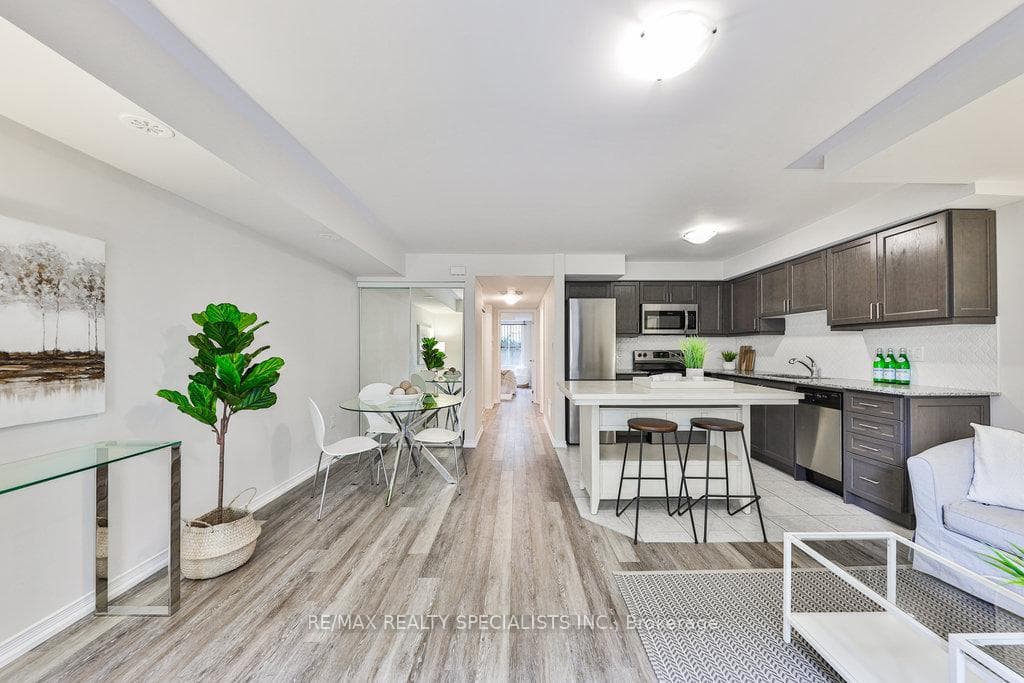 28 Fieldway Road Unit 53 photo 6