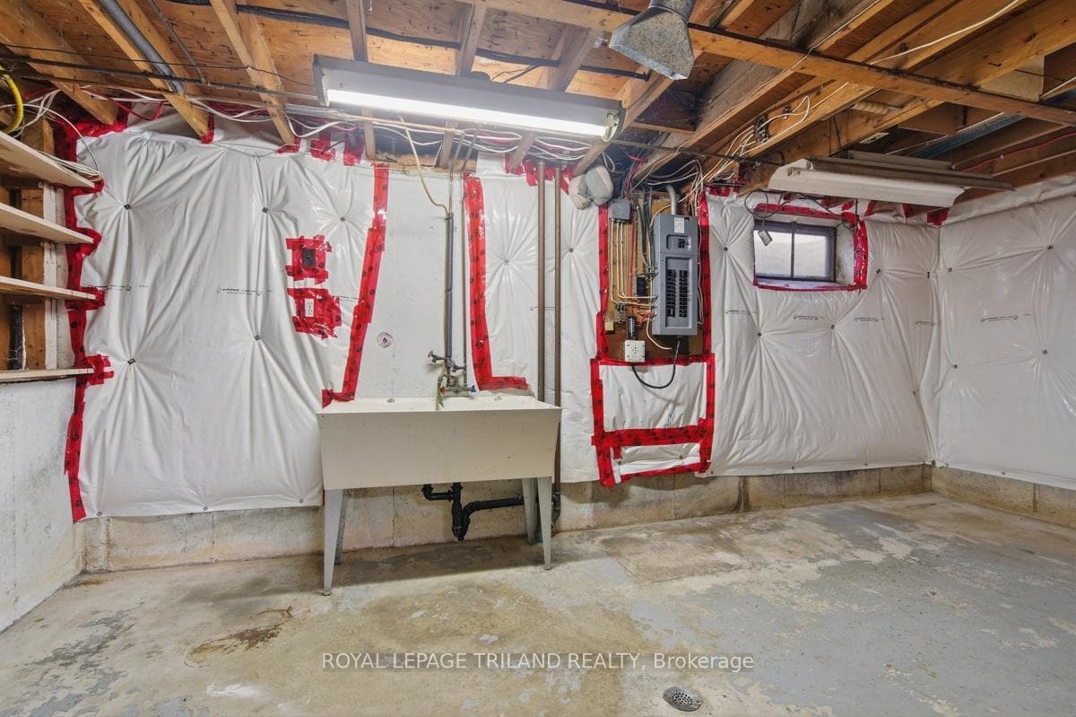 1281 Victoria Drive photo 33