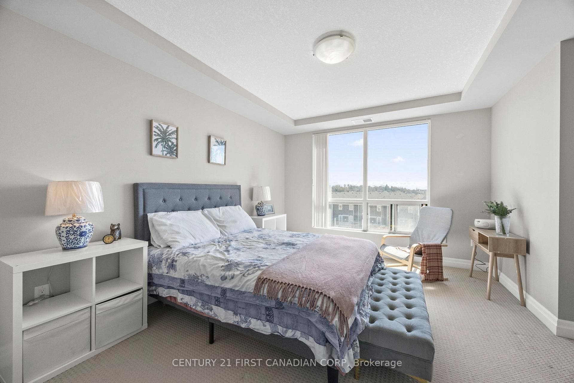240 Villagewalk Boulevard Unit 605 photo 23