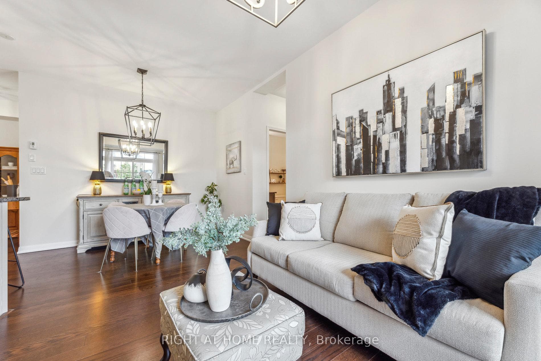 Open living to dining