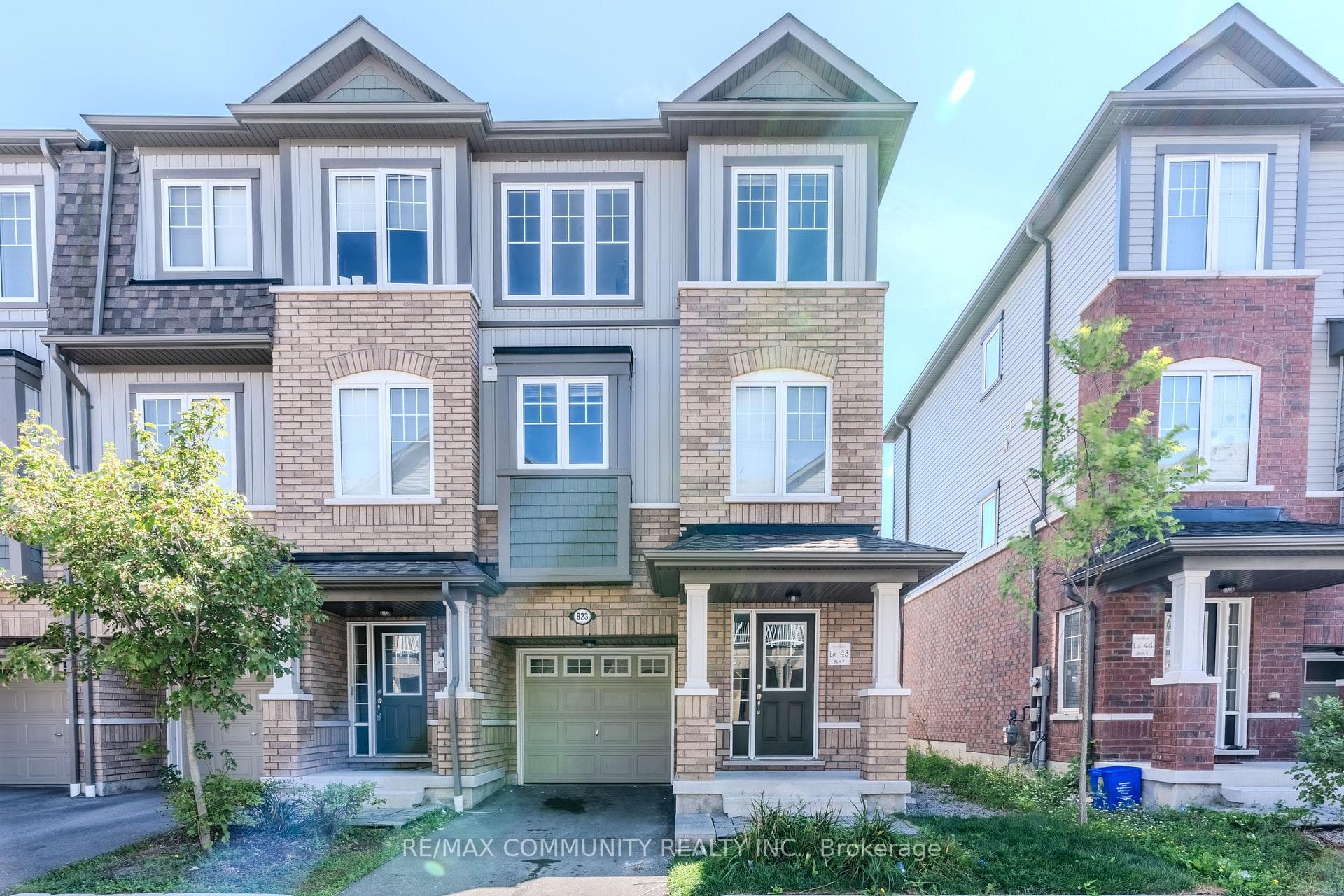 823 Atwater Path photo 1