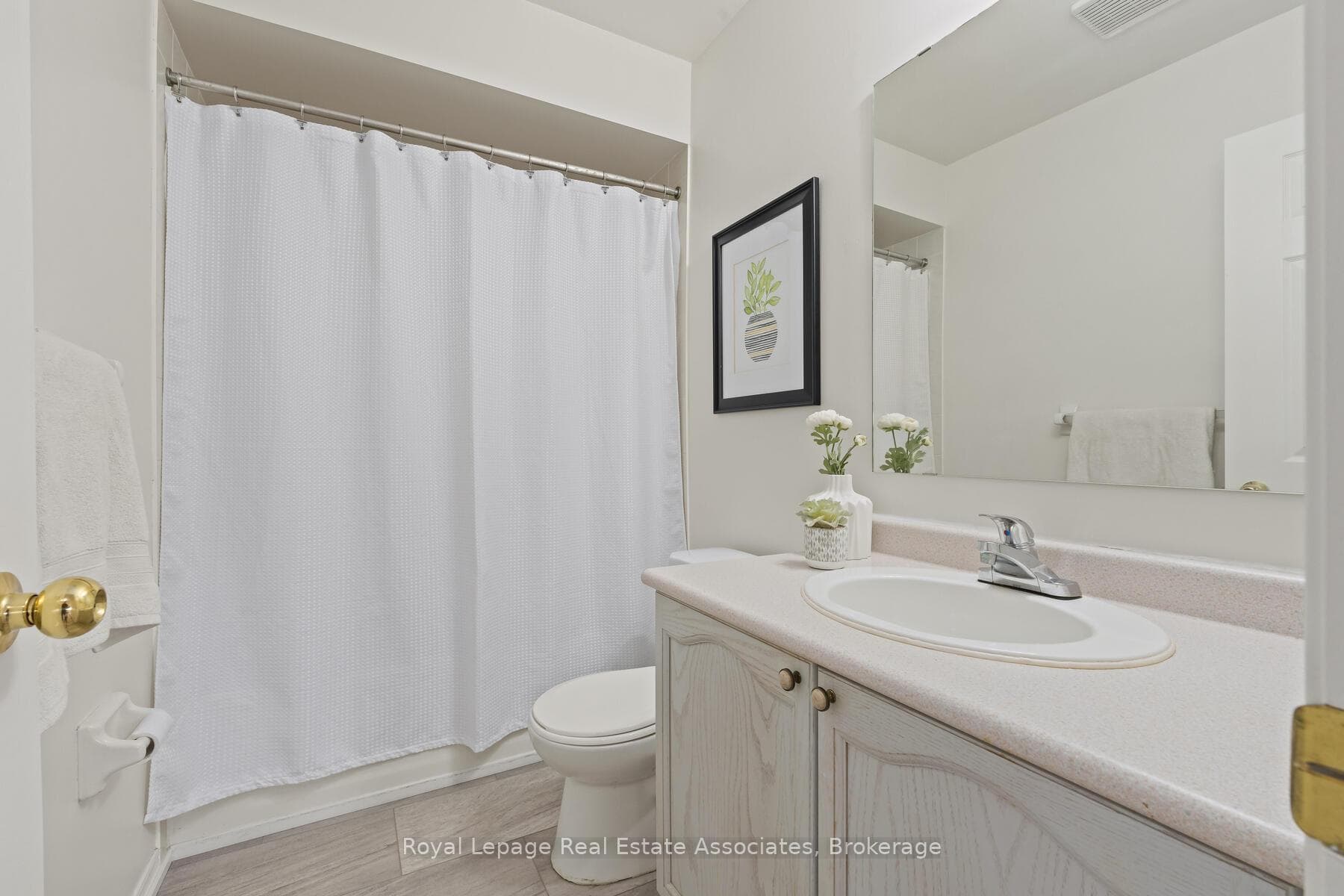 80 Lauchlin Crescent photo 24