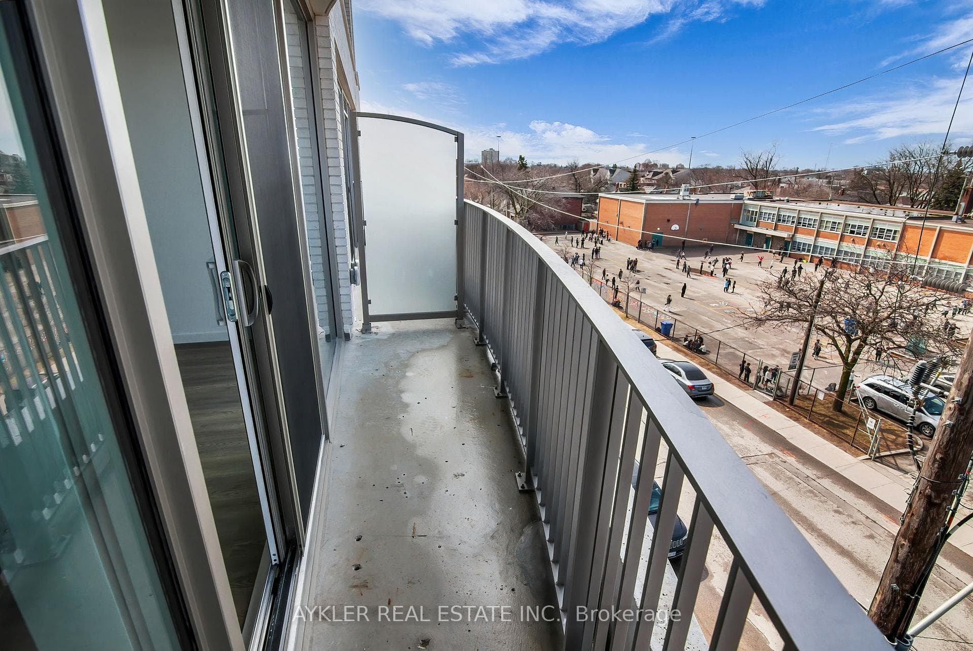 689 The Queensway N/A Unit 410 photo 20