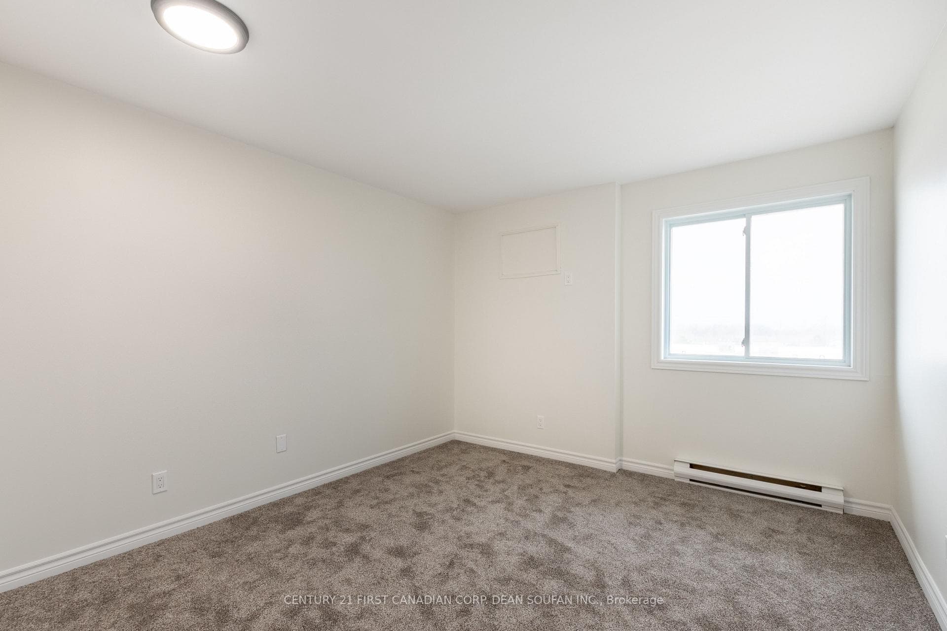 739 DEVERON Crescent Unit 308 photo 18