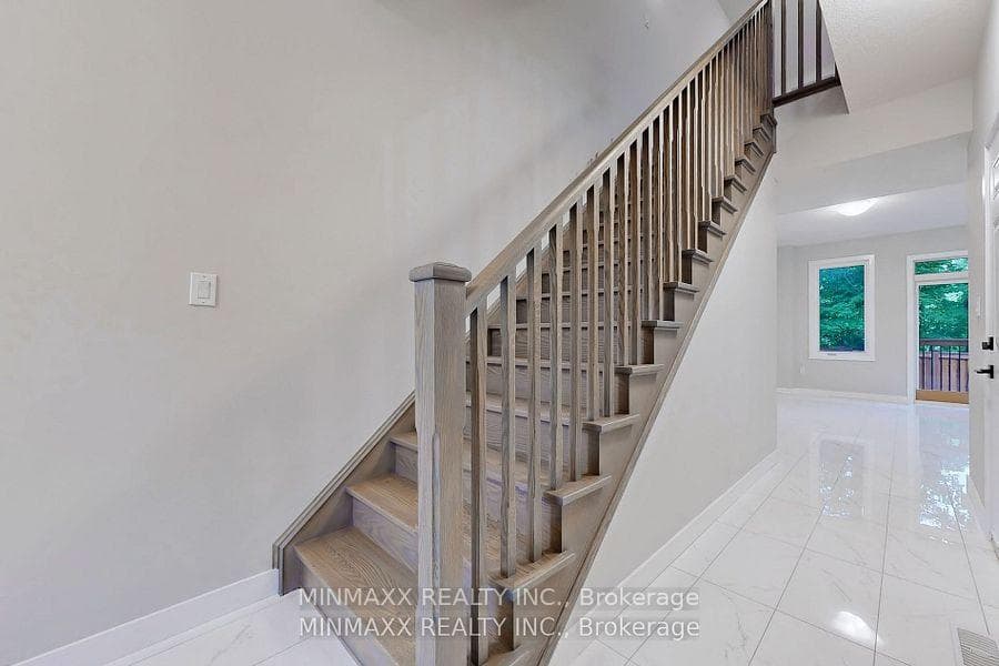 445 Ontario Street Unit 4 photo 8