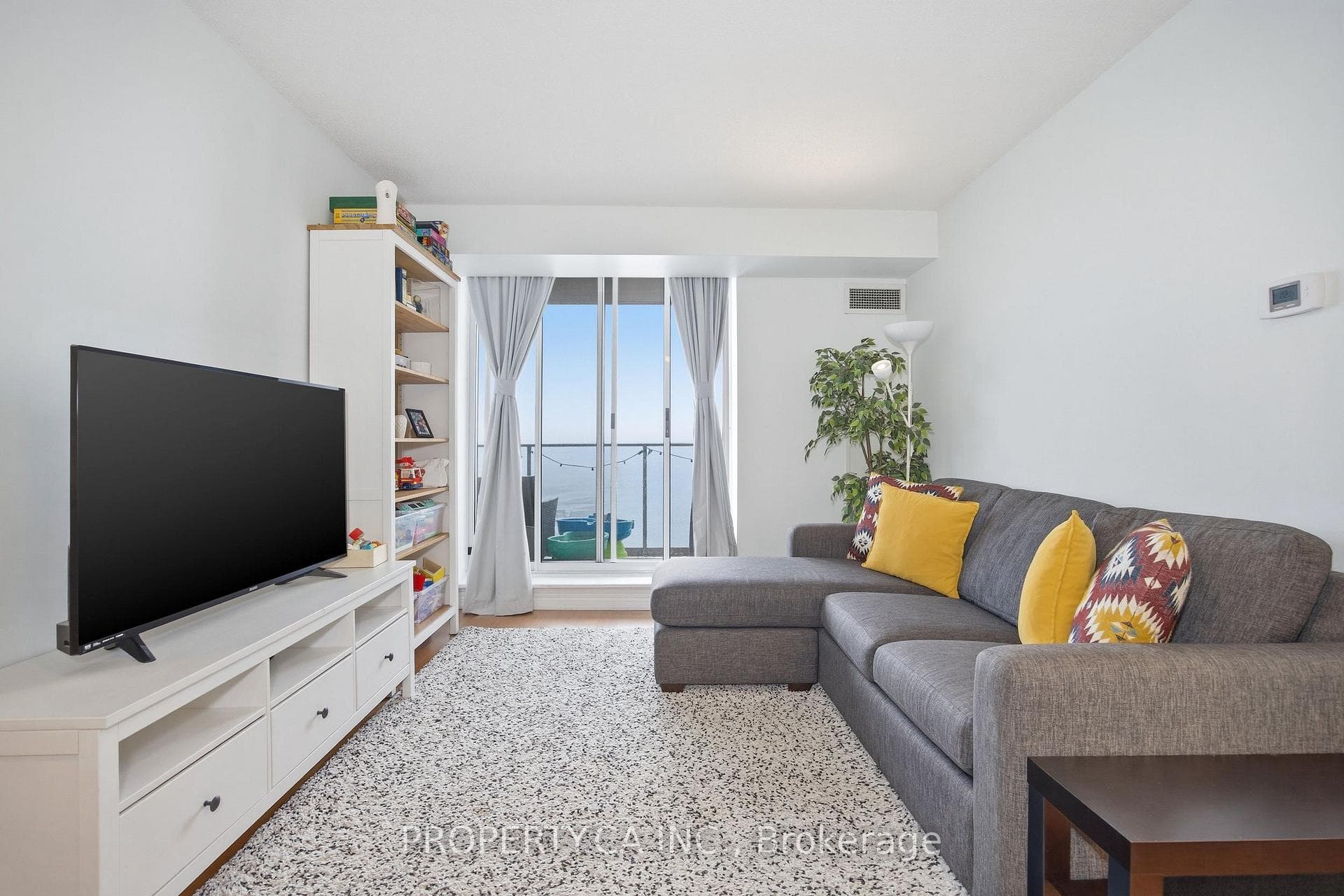 1369 Bloor Street Unit 1311 photo 3